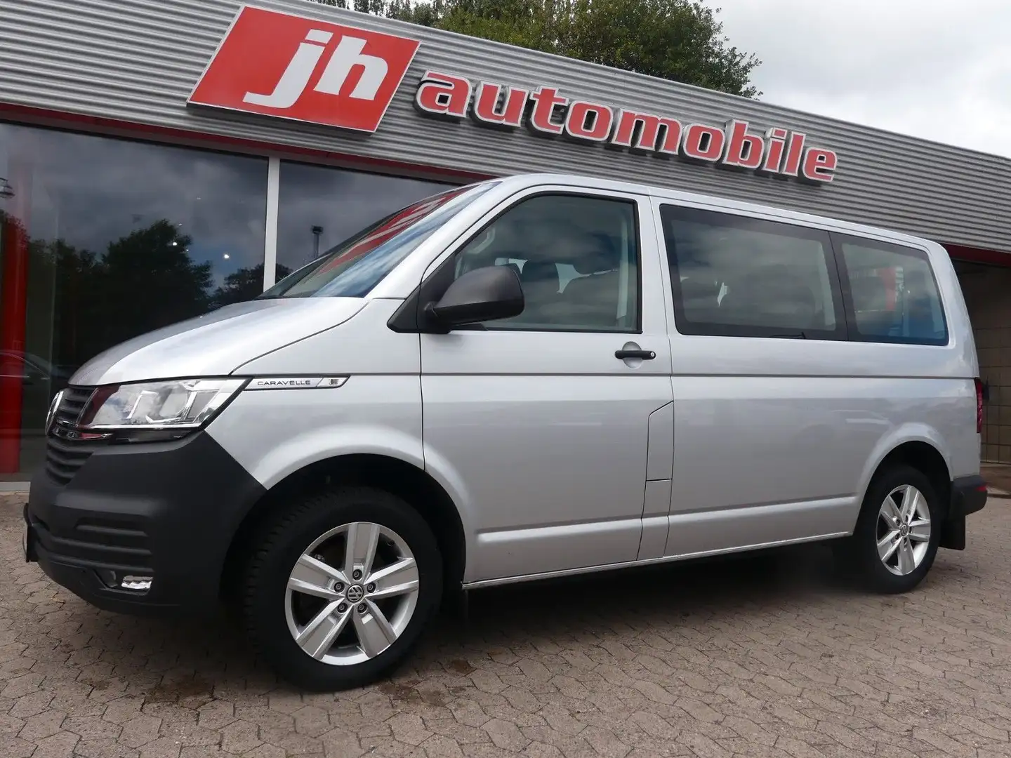 Volkswagen T6 Caravelle T6.1 Caravelle*DSG*8-Sitzer*MwSt*PDC*ab 299€ Silber - 1