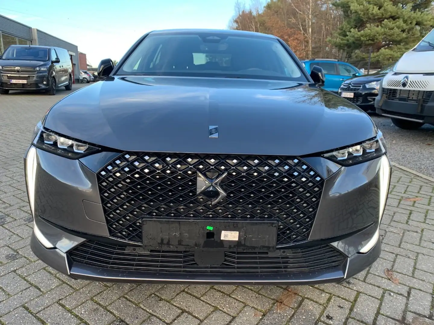 DS Automobiles DS 4 Hybrid 145 pk Opera Gris - 2