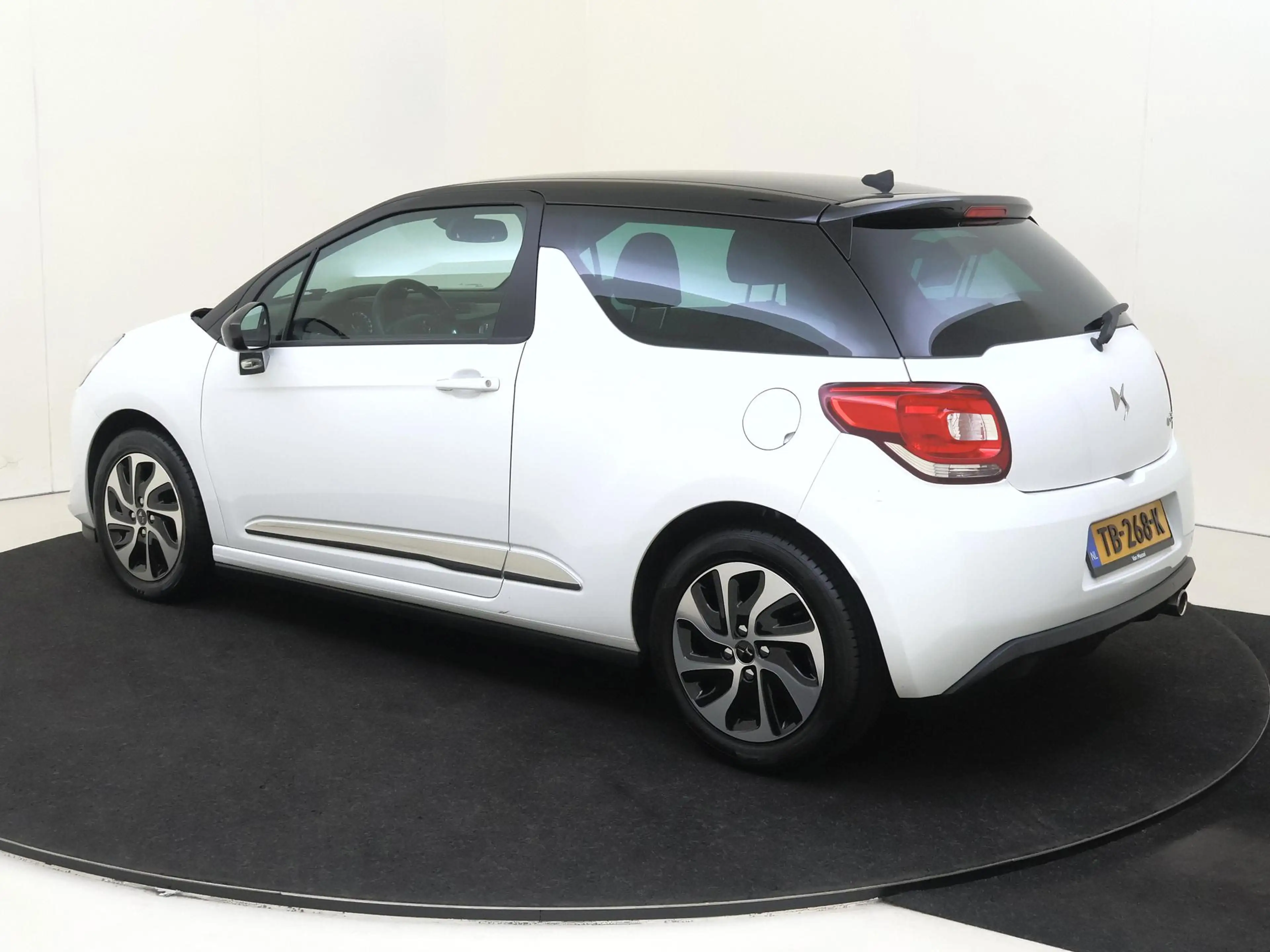 DS Automobiles DS 3 1.2 PureTech So Chic | Lichtmetalen velgen | Airco — photo 3