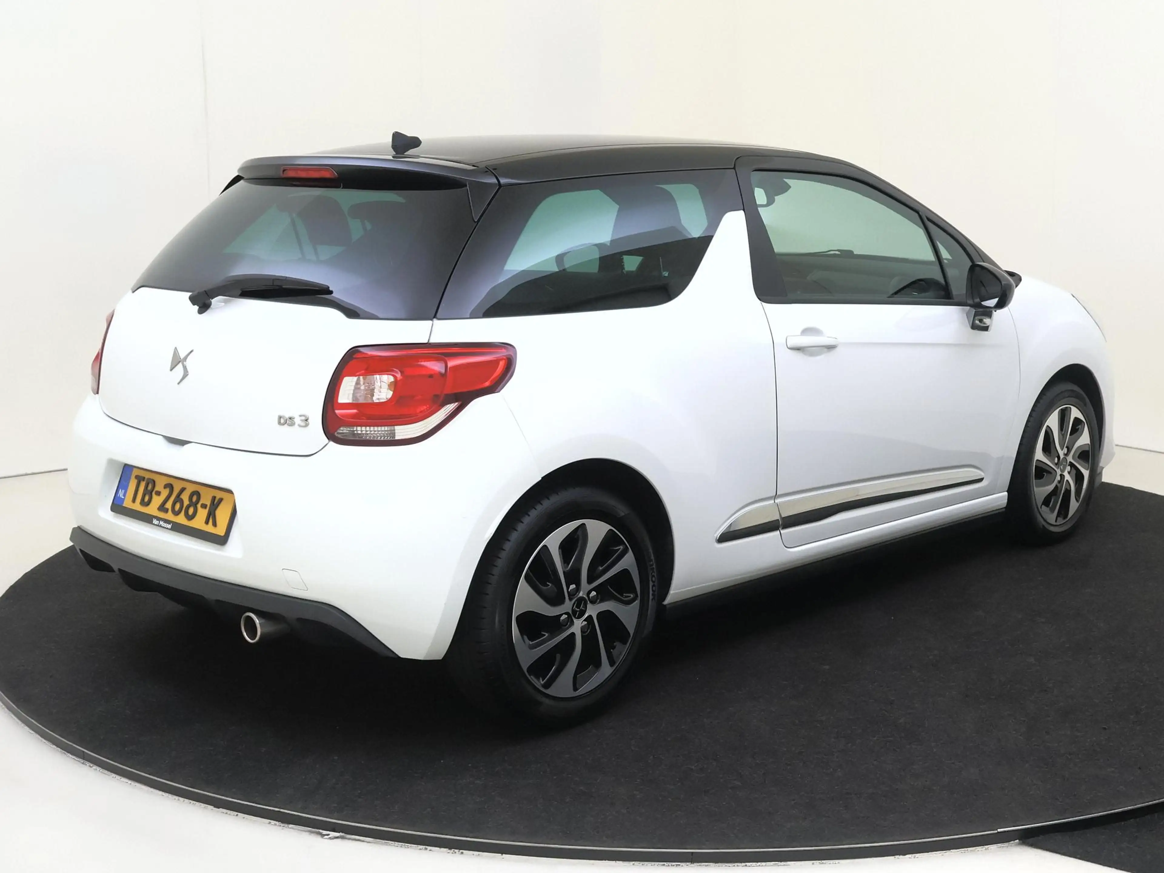 DS Automobiles DS 3 1.2 PureTech So Chic | Lichtmetalen velgen | Airco — photo 4