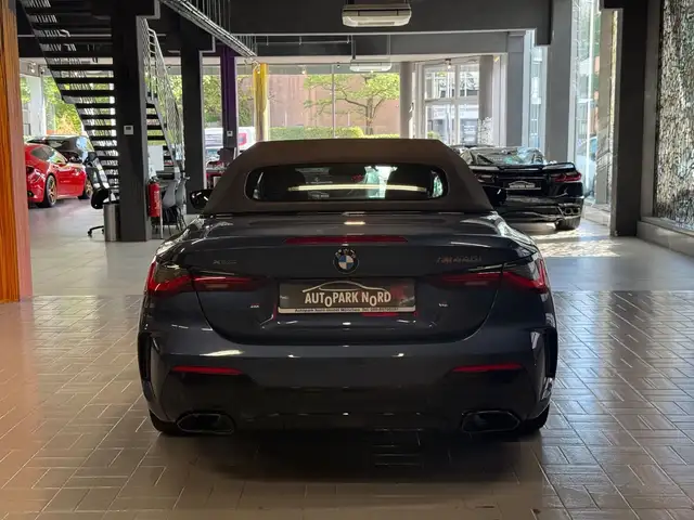 BMW M4 view 5
