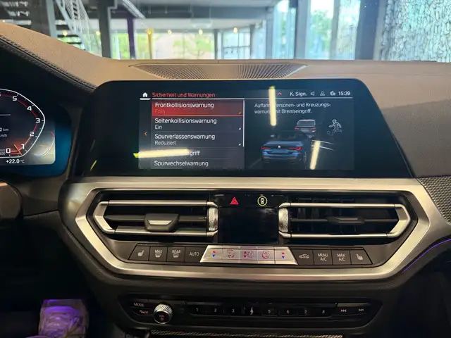 BMW M4 view 21