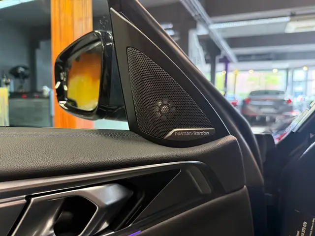 BMW M4 view 24