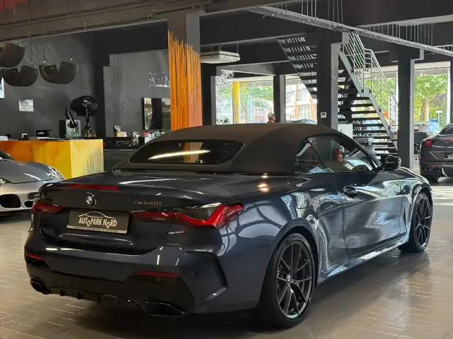 BMW M4 view 6