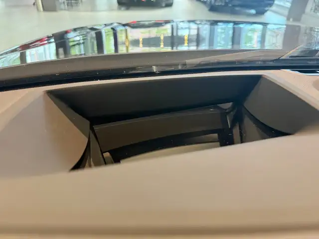 BMW M4 view 19