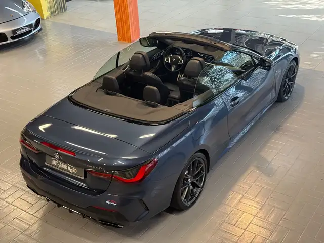 BMW M4 view 11