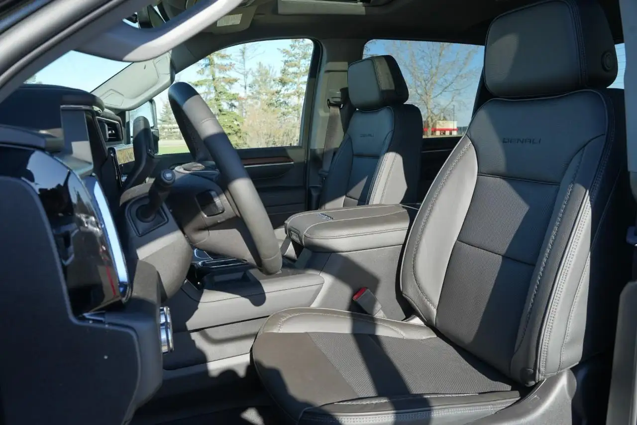 GMC Sierra 3500HD снимка GMC Sierra 3500HD