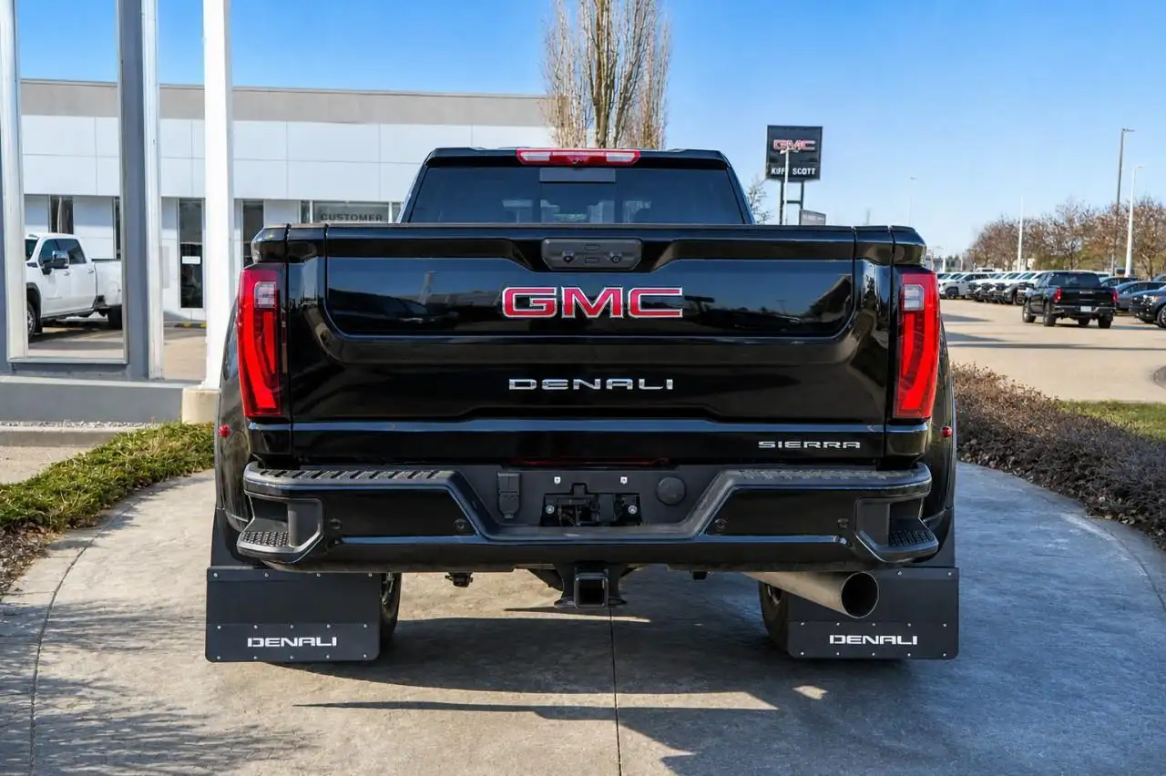 GMC Sierra 3500HD снимка GMC Sierra 3500HD