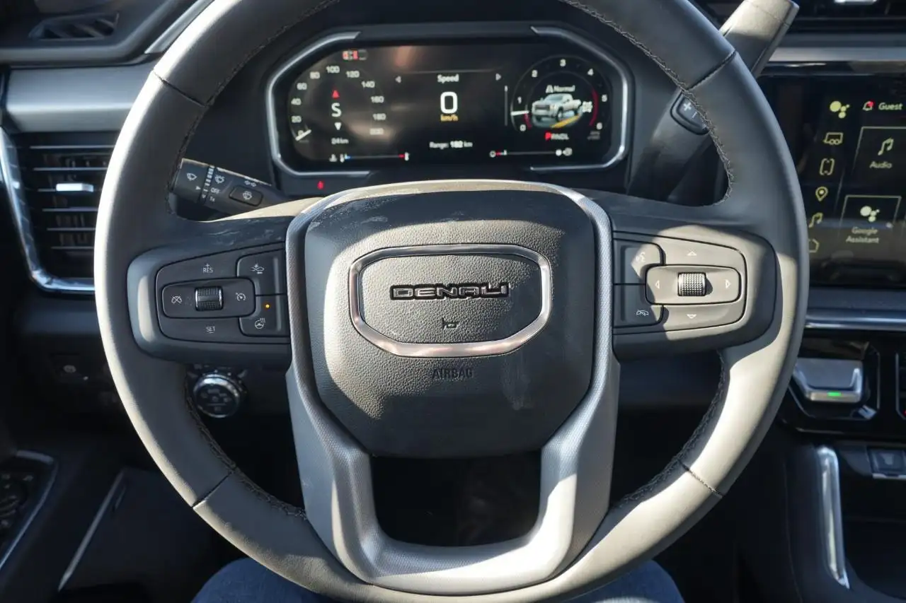 GMC Sierra 3500HD снимка GMC Sierra 3500HD