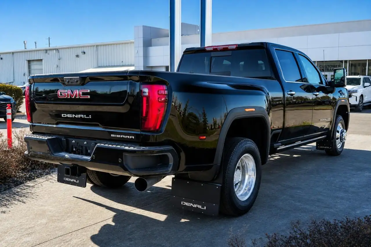GMC Sierra 3500HD снимка GMC Sierra 3500HD