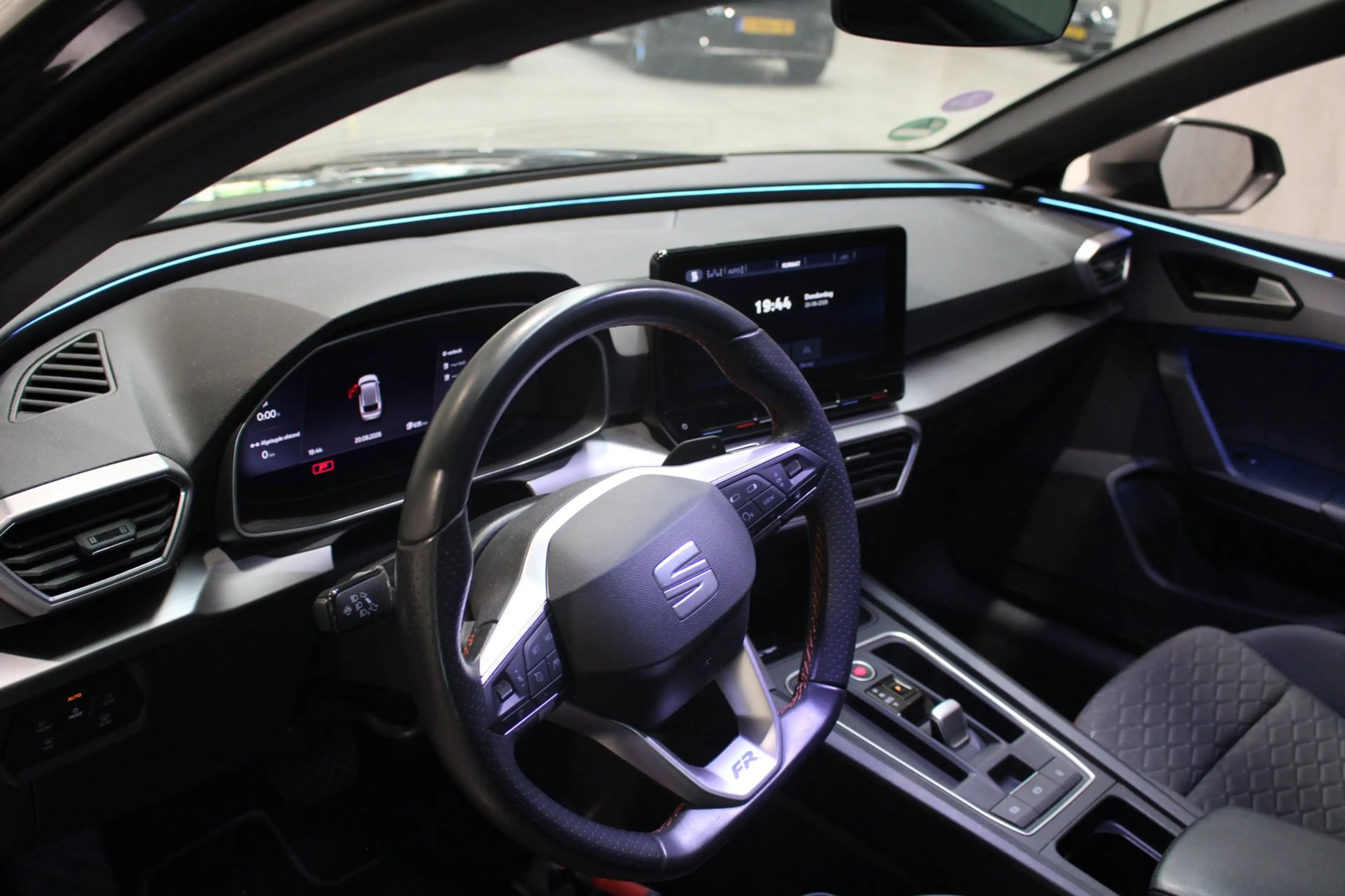 SEAT Leon e-Hybrid Sportstourer 1.4 TSI eHybrid PHEV FR Camera/Cruise — photo 5