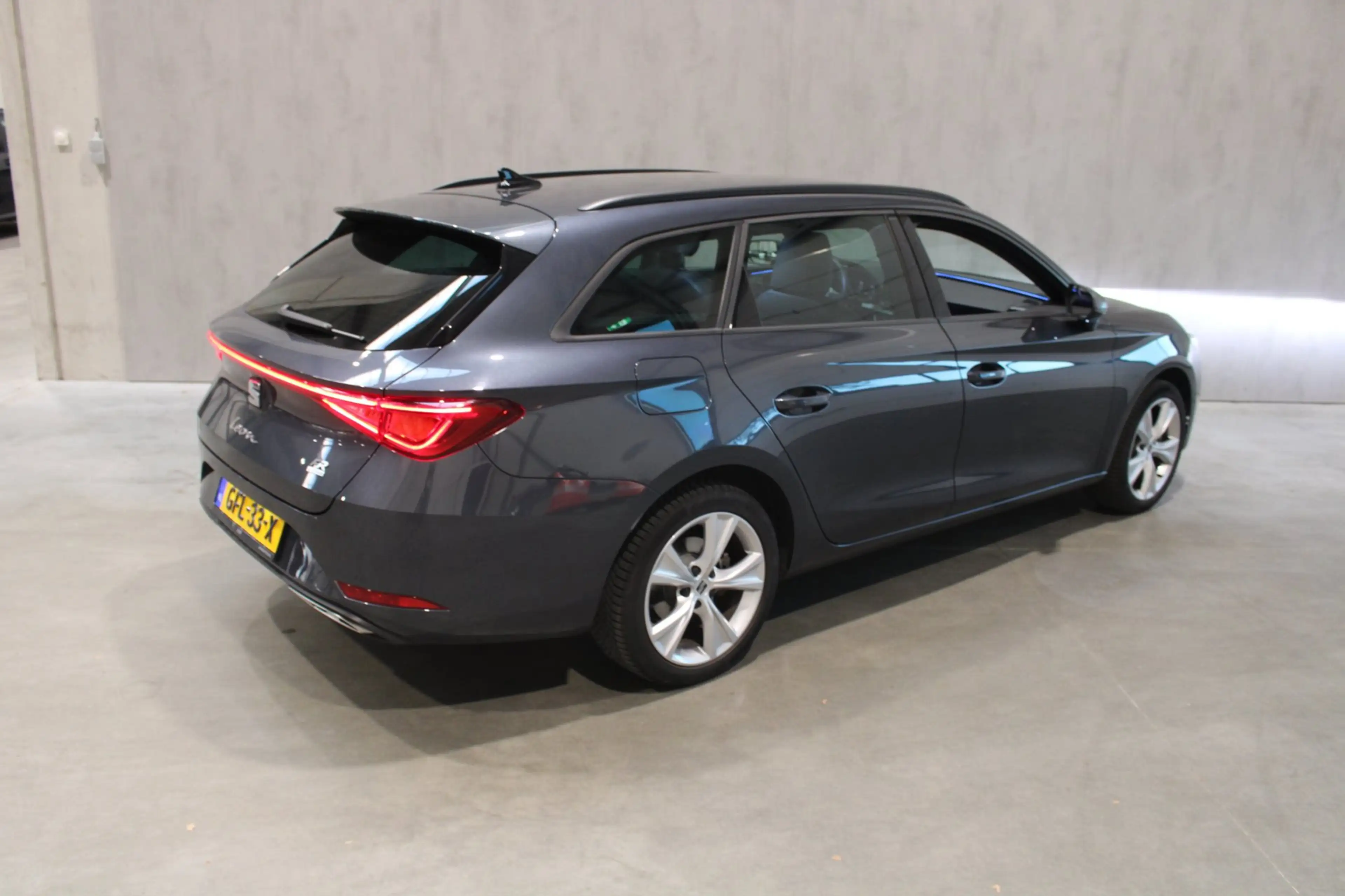 SEAT Leon e-Hybrid Sportstourer 1.4 TSI eHybrid PHEV FR Camera/Cruise — photo 13