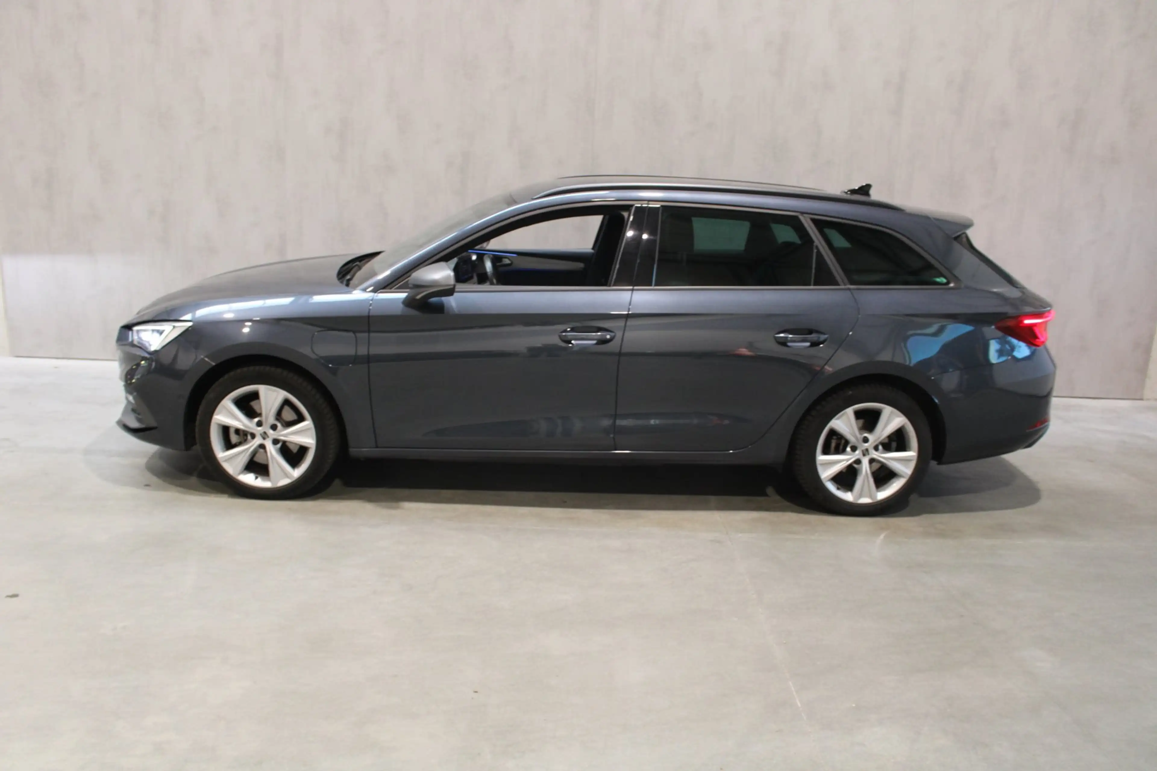 SEAT Leon e-Hybrid Sportstourer 1.4 TSI eHybrid PHEV FR Camera/Cruise — photo 12