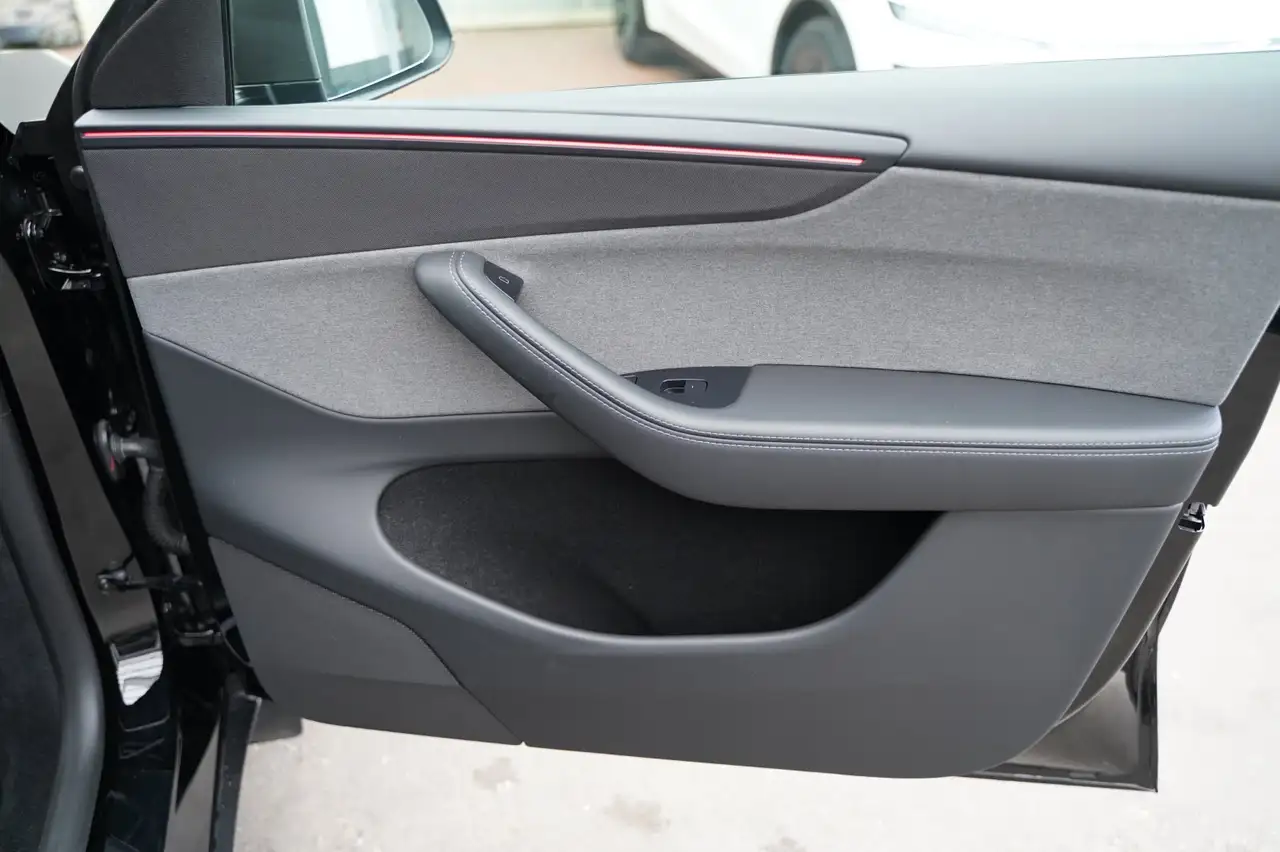 Tesla Model Y RWD Premium *AHK*foliert*, миниатюра 23