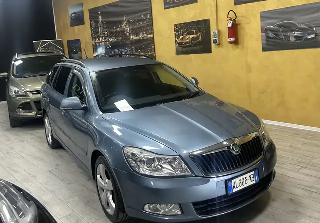 Skoda Octavia Wagon 1.6 tdi “PELLE/VETRI OSCURATI/17”-2012