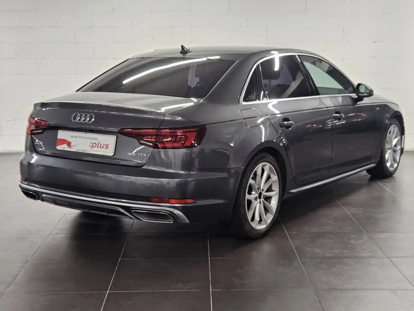 Audi A4 Berlina 35 2.0 tdi S line edition 150cv s-tronic Gris - 2