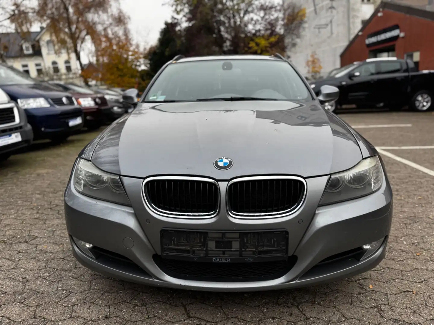 BMW 318 dA Touring'Facelift'Automatik'Xenon'TÜV:10.27 Grau - 2