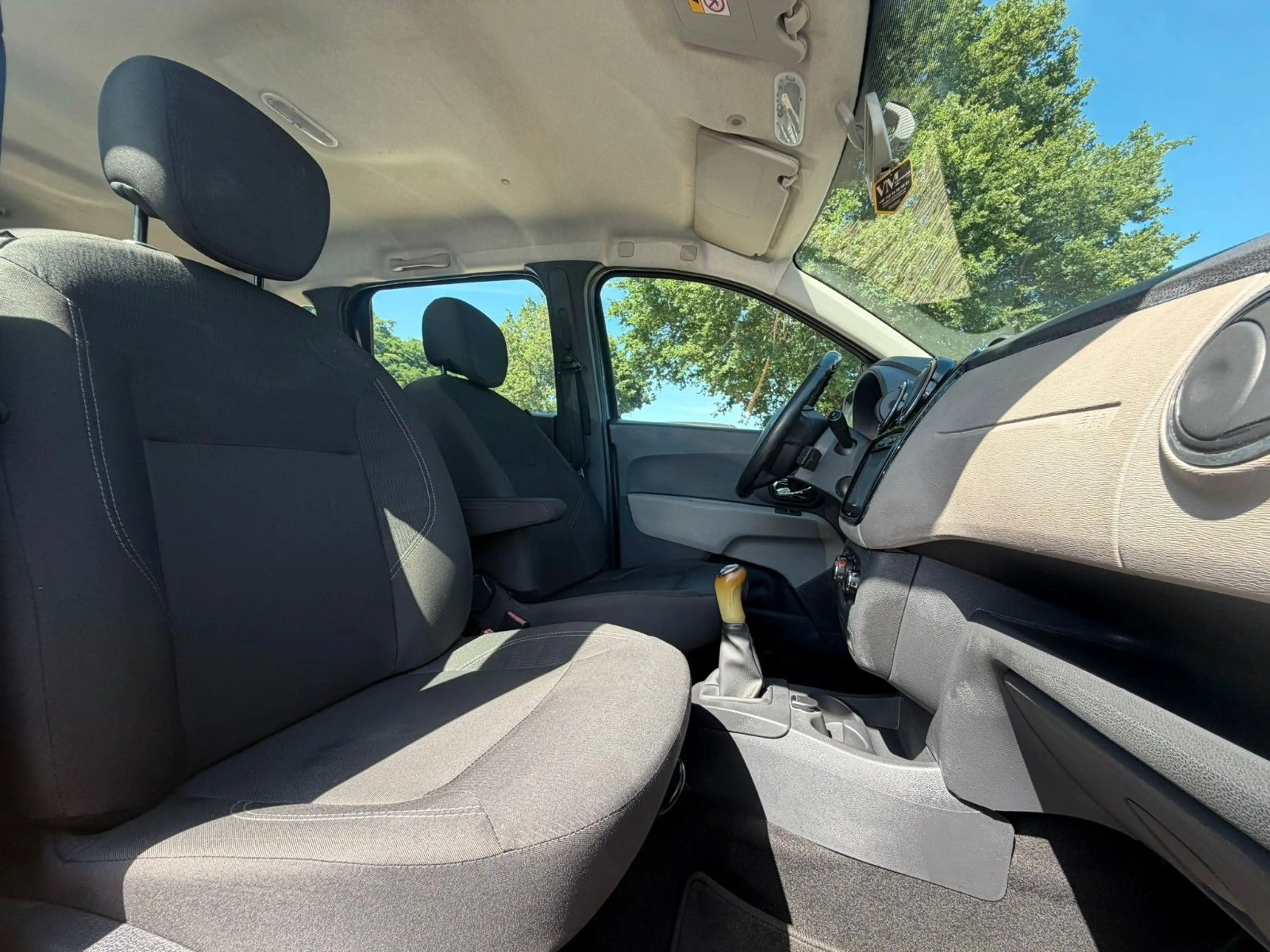 Dacia Lodgy Laureate AWR*Navi*Klima*Tempo — photo 10