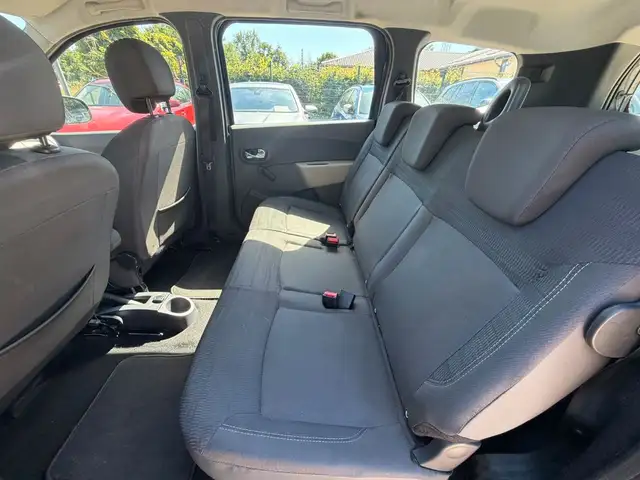 Dacia Lodgy view 11