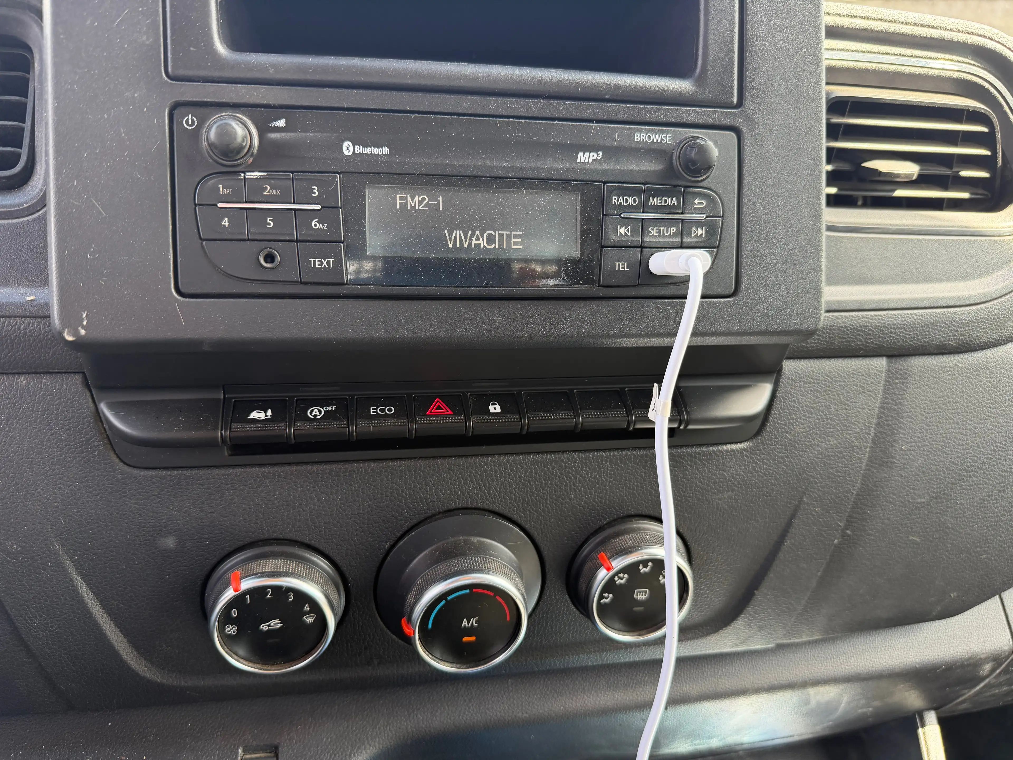 Nissan NV400 2.3 dCi — photo 7