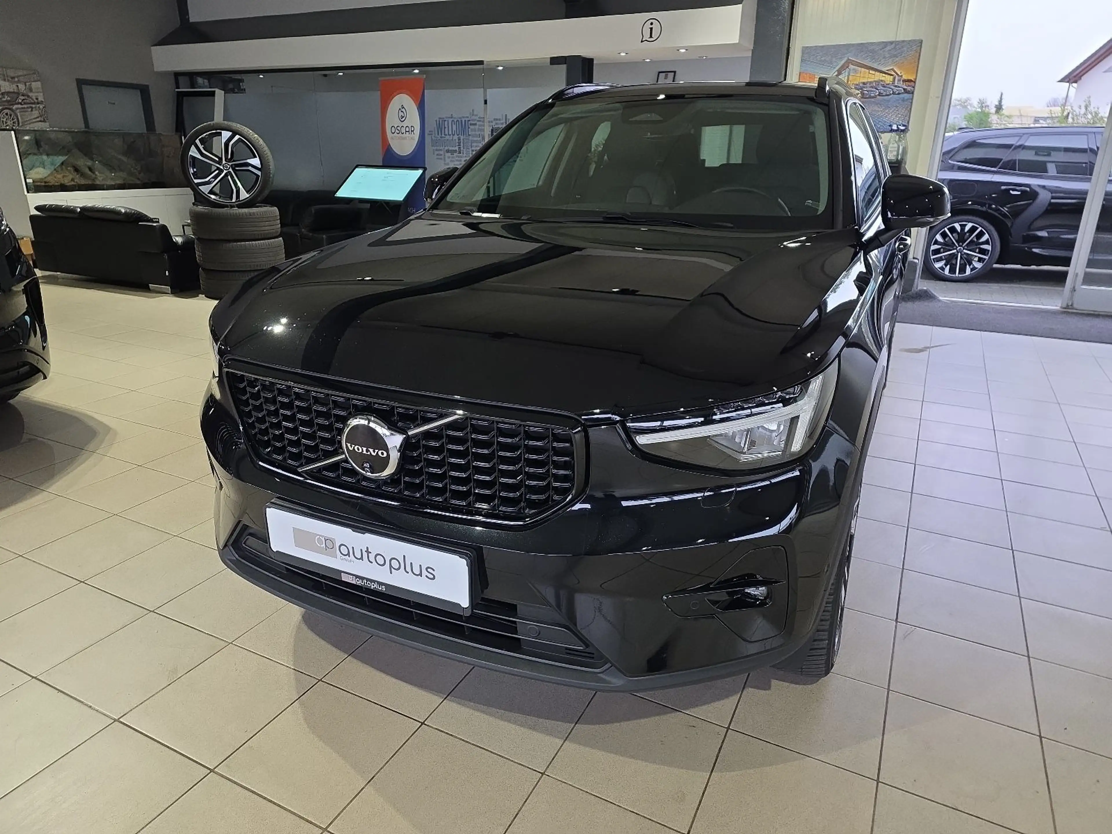 Volvo XC40 B4 Ultra Dark ACC BLIS 360° Leder 20Zoll — photo 2