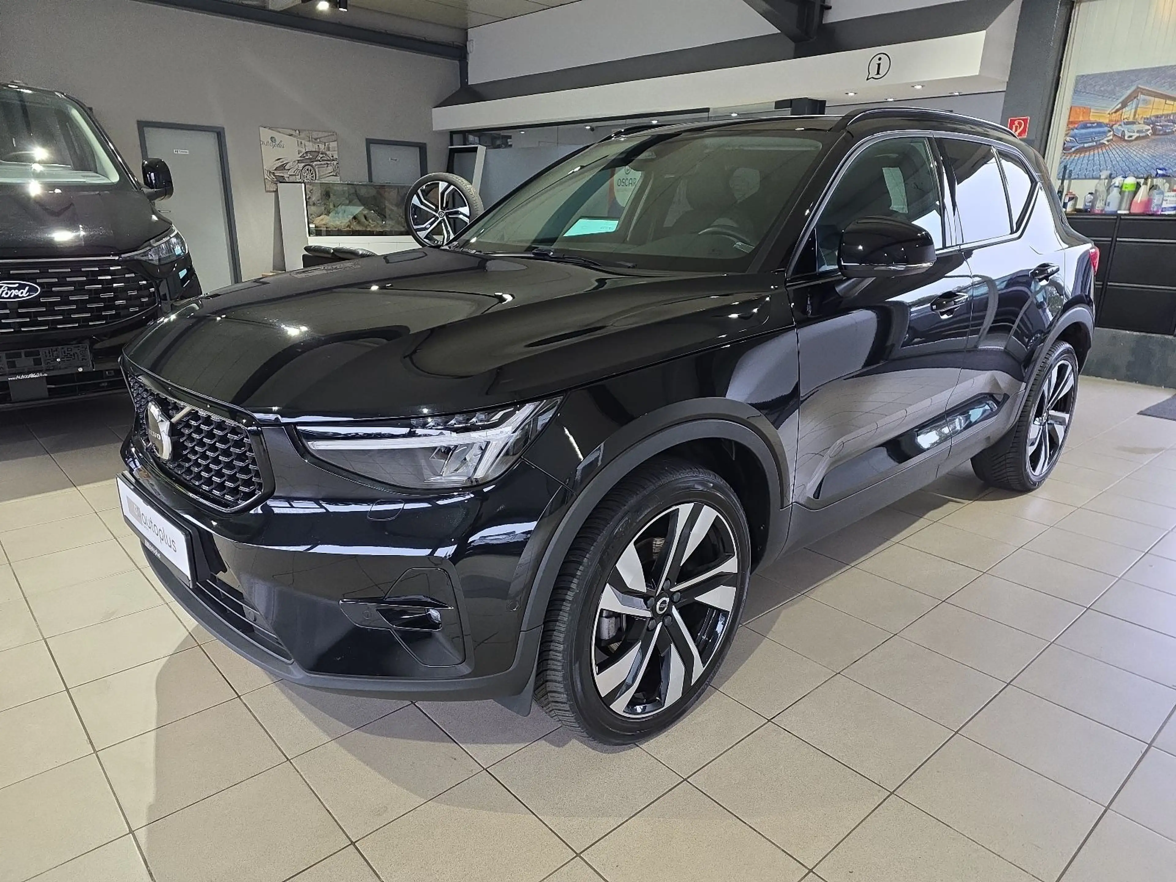 Volvo XC40 B4 Ultra Dark ACC BLIS 360° Leder 20Zoll