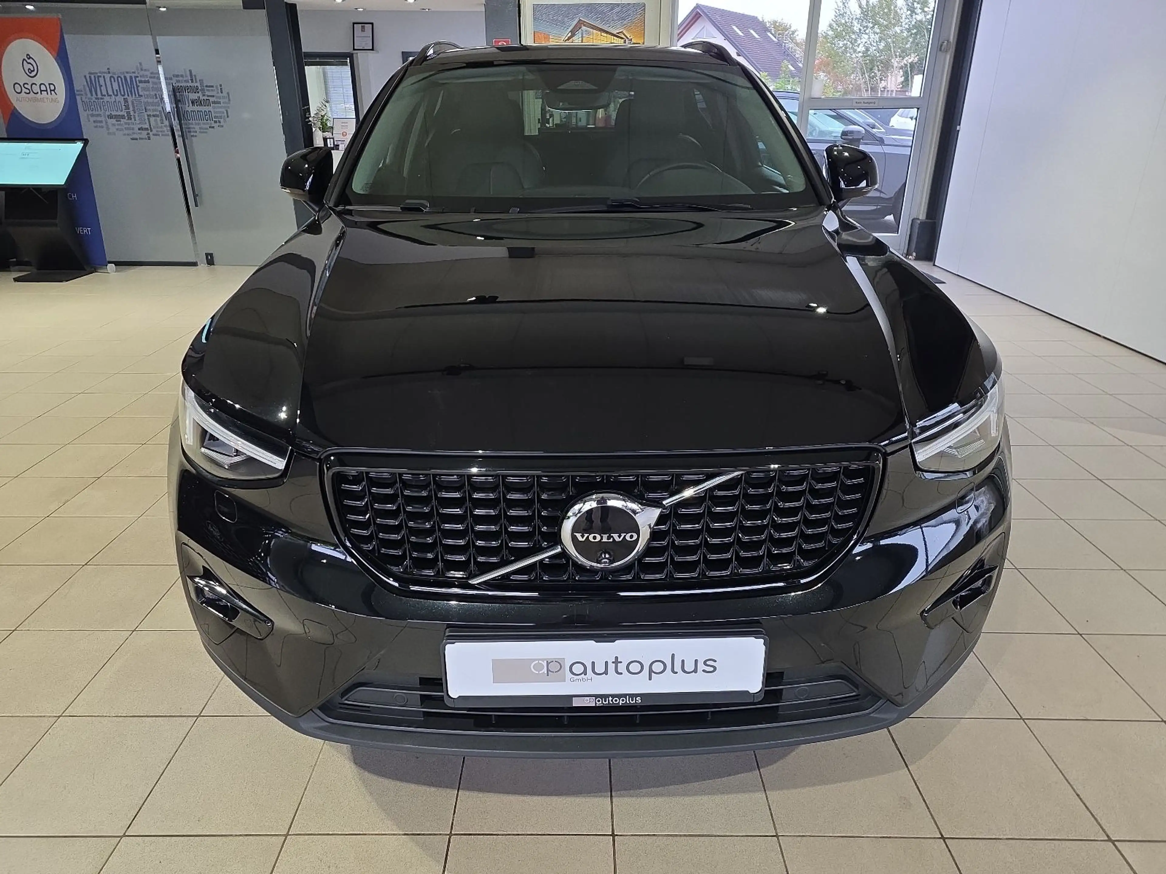 Volvo XC40 B4 Ultra Dark ACC BLIS 360° Leder 20Zoll — photo 3