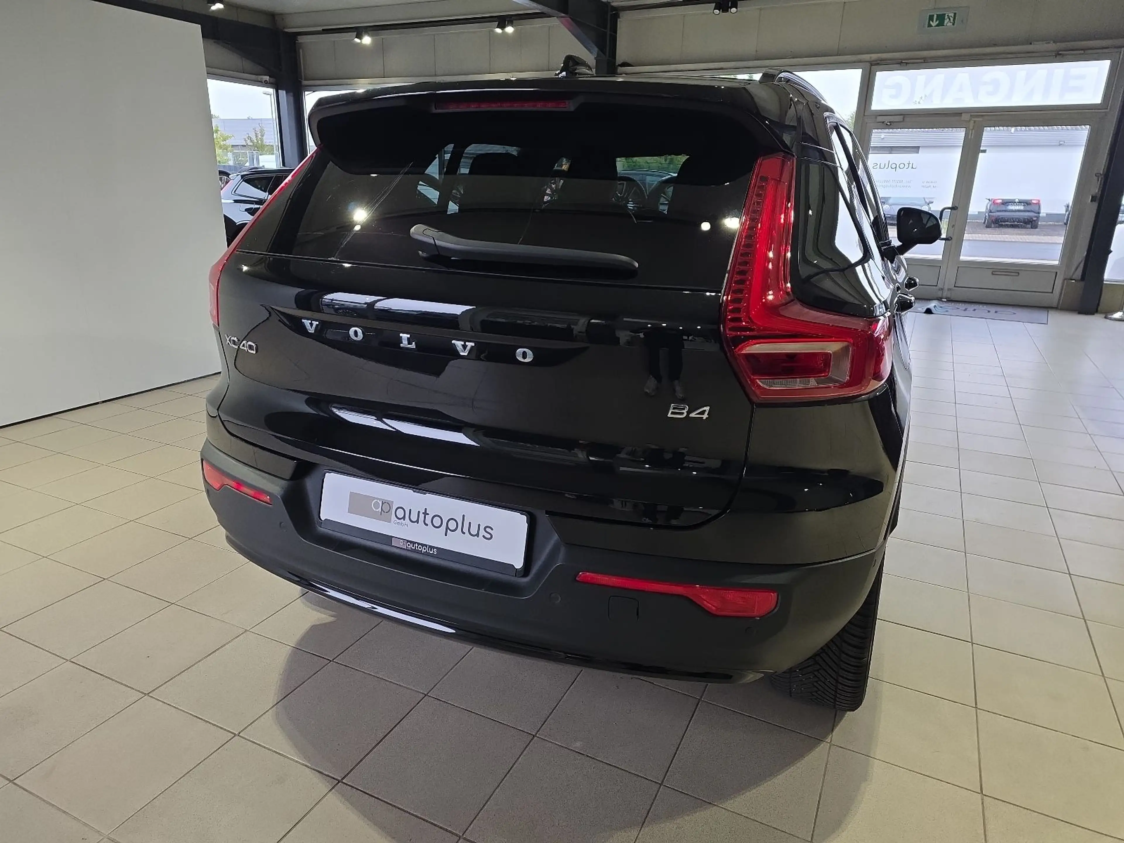Volvo XC40 B4 Ultra Dark ACC BLIS 360° Leder 20Zoll — photo 7