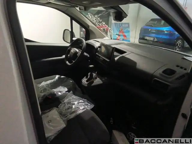 Toyota Proace City view 10