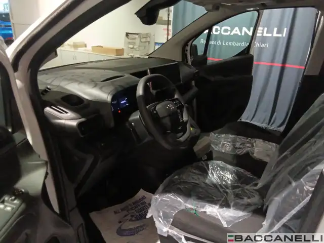 Toyota Proace City view 12