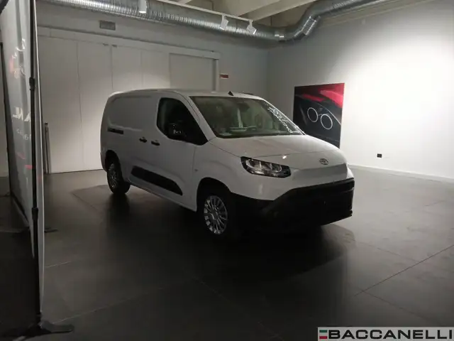 Toyota Proace City view 6