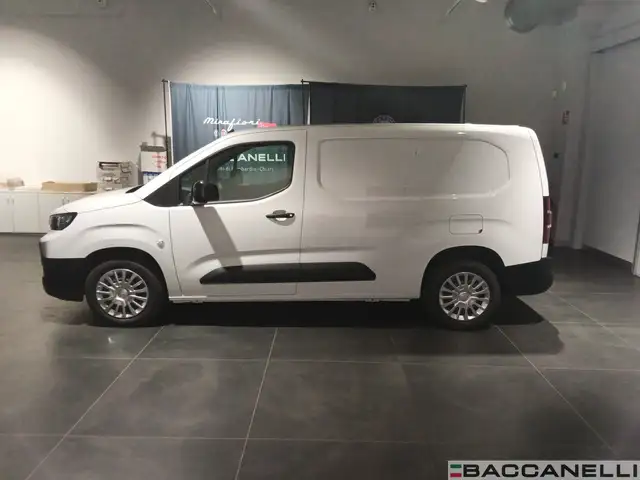 Toyota Proace City view 2