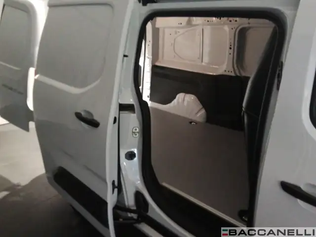 Toyota Proace City view 9