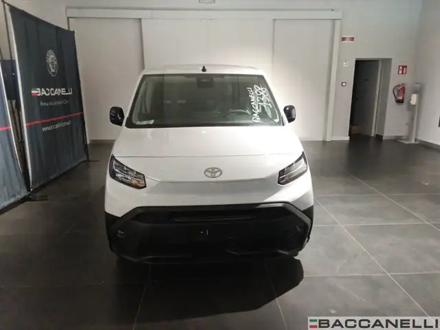 Toyota Proace City view 7