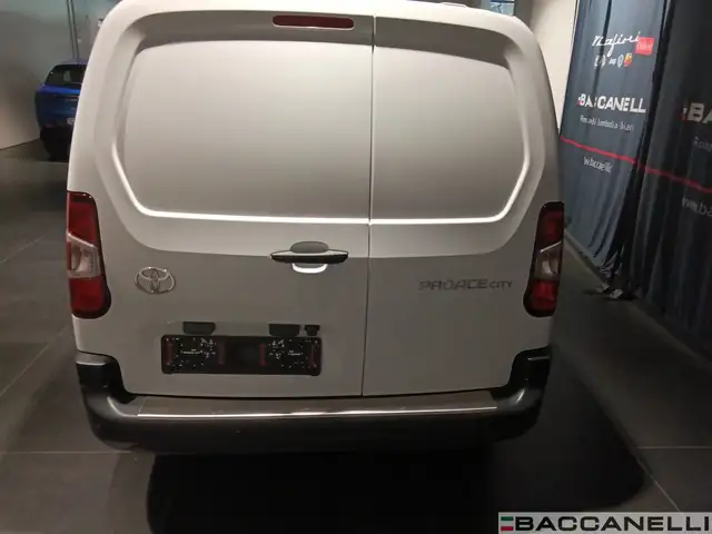 Toyota Proace City view 4