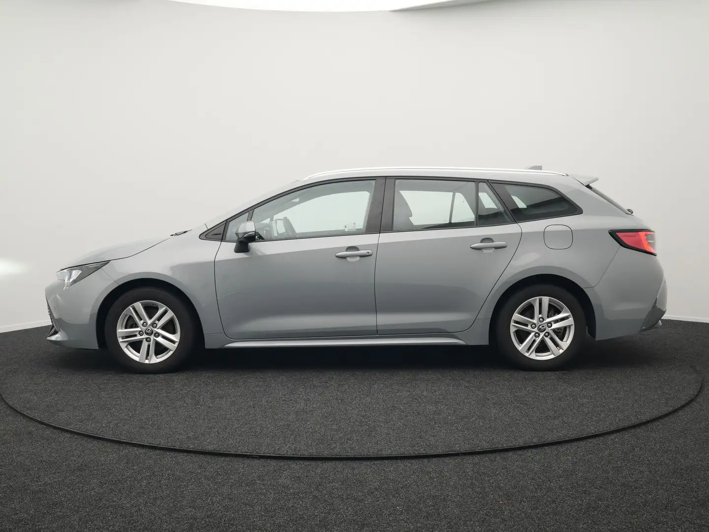 Toyota Corolla Touring Sports 2.0 Hybrid Comfort 184pk Dealer O.H Grijs - 2