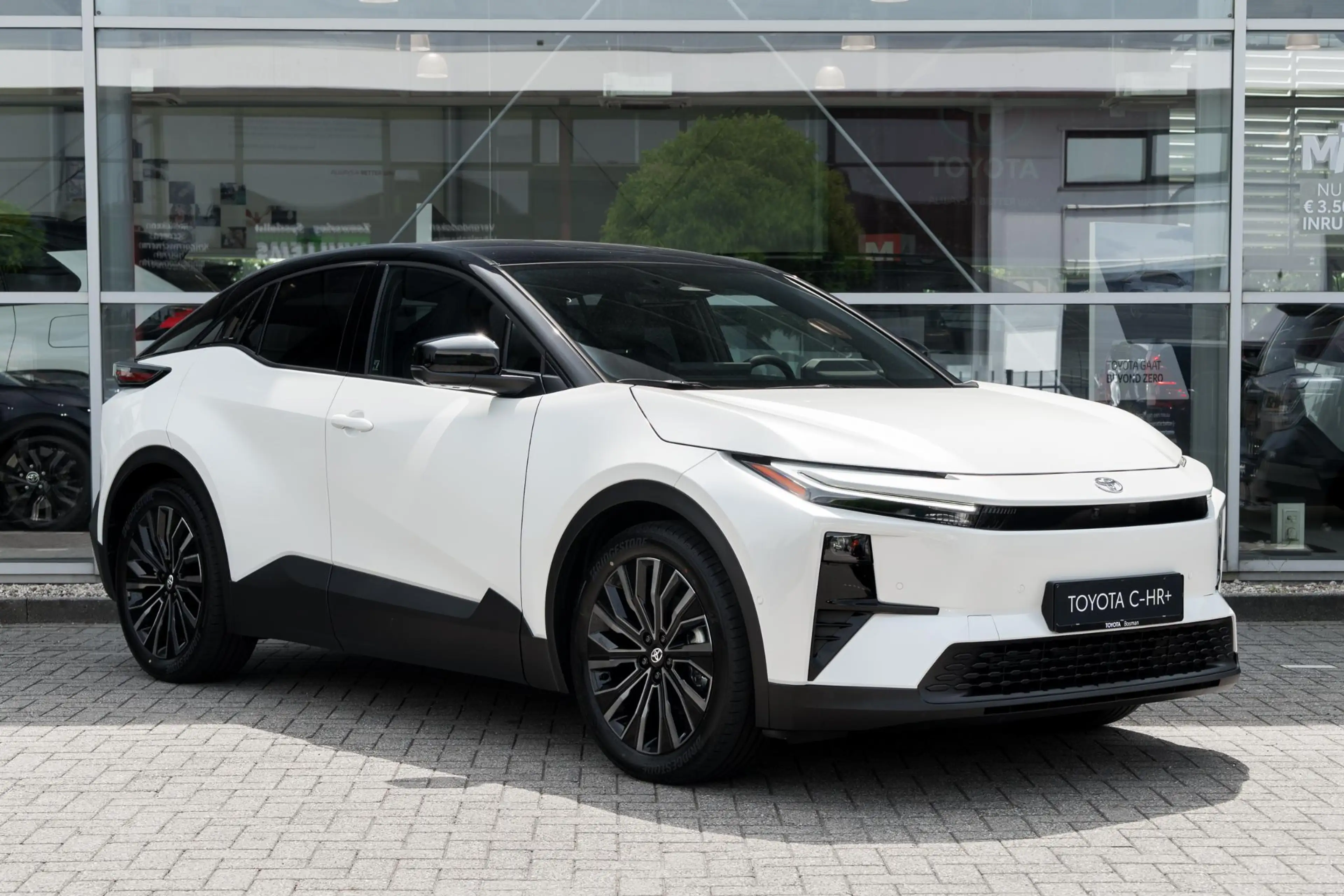 Toyota C-HR+ Executive AWD 77 kWh — photo 7