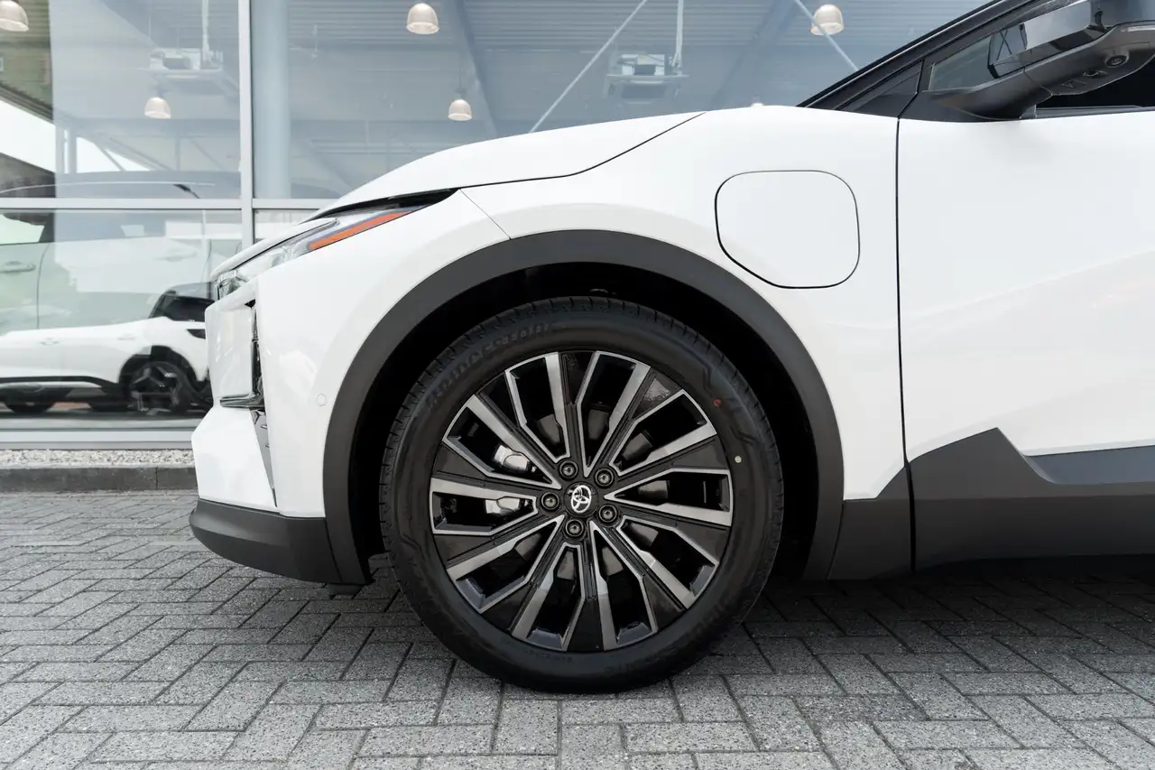 Toyota C-HR 2026 — фото 10
