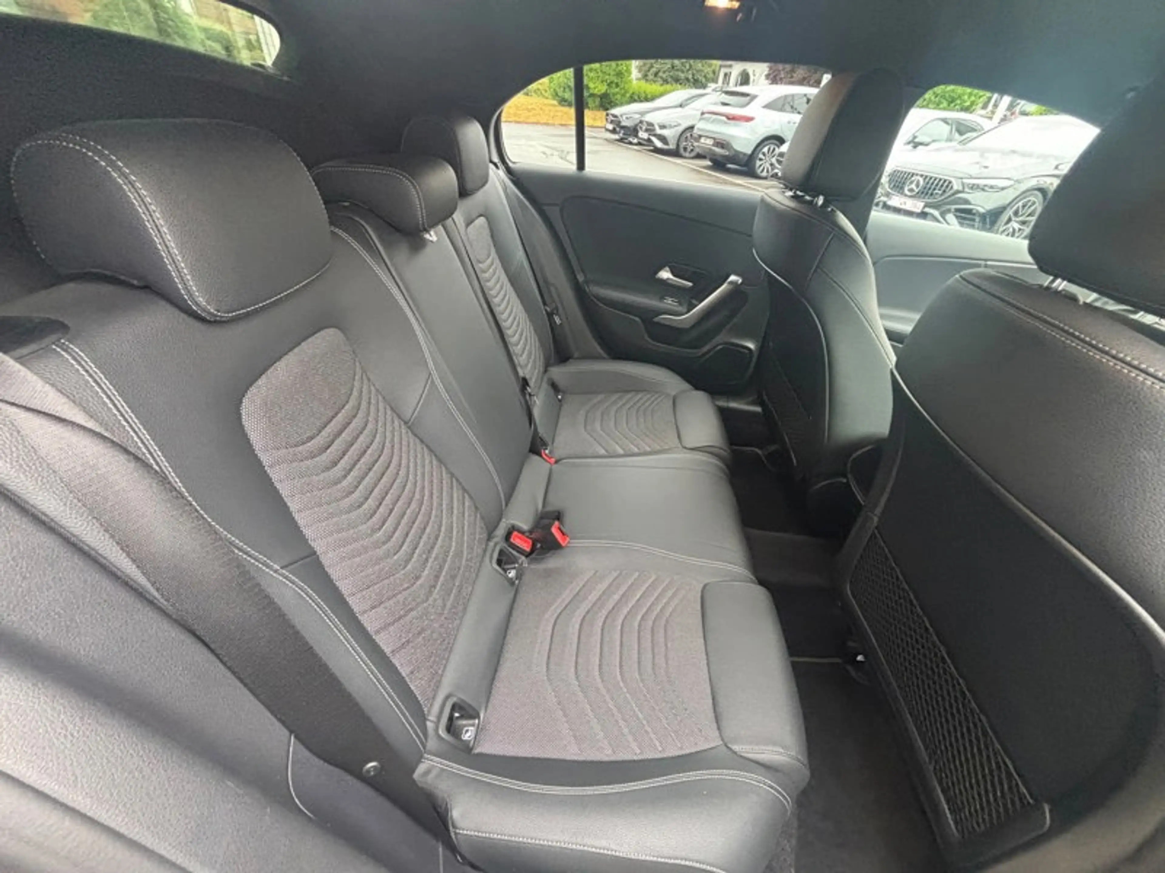 Mercedes-Benz A 180 Luxury Line — photo 9