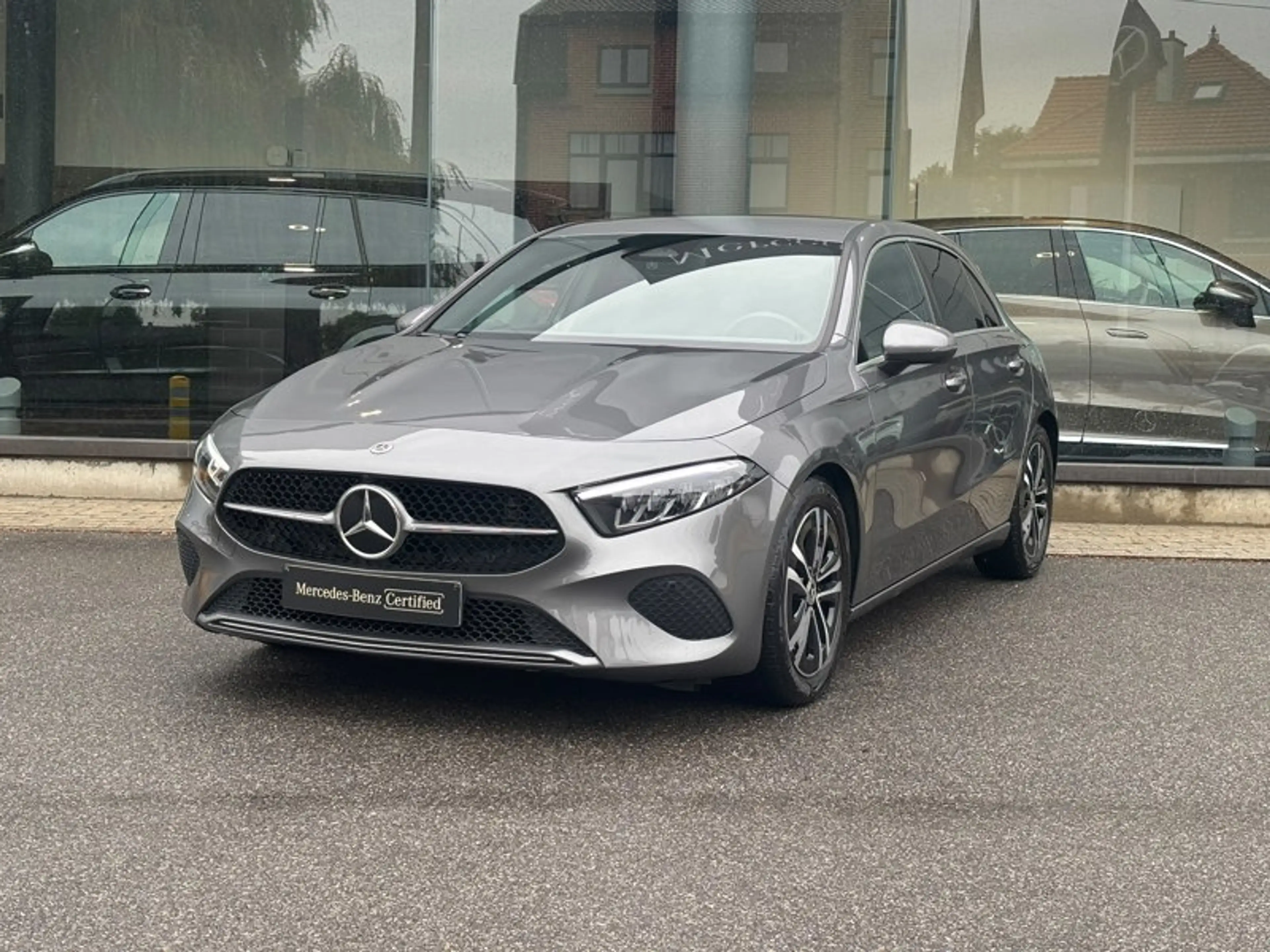 Mercedes-Benz A 180 Luxury Line — photo 4