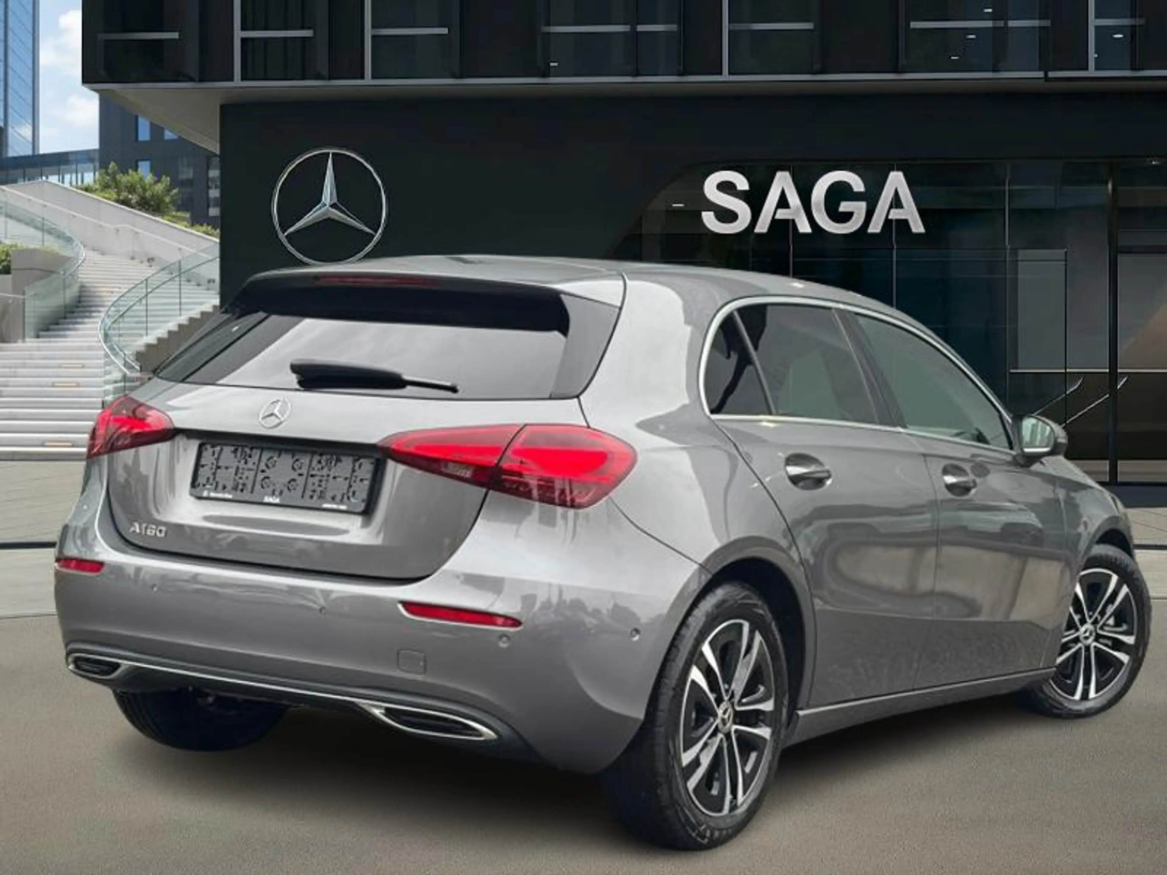 Mercedes-Benz A 180 Luxury Line — photo 2