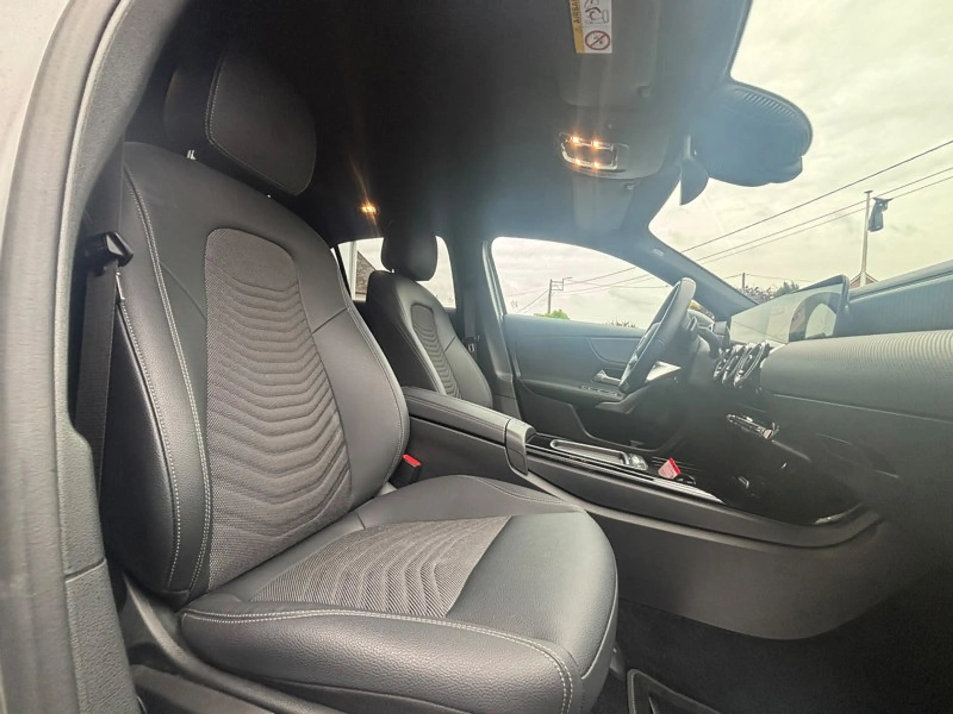 Mercedes-Benz A 180 Luxury Line — photo 10