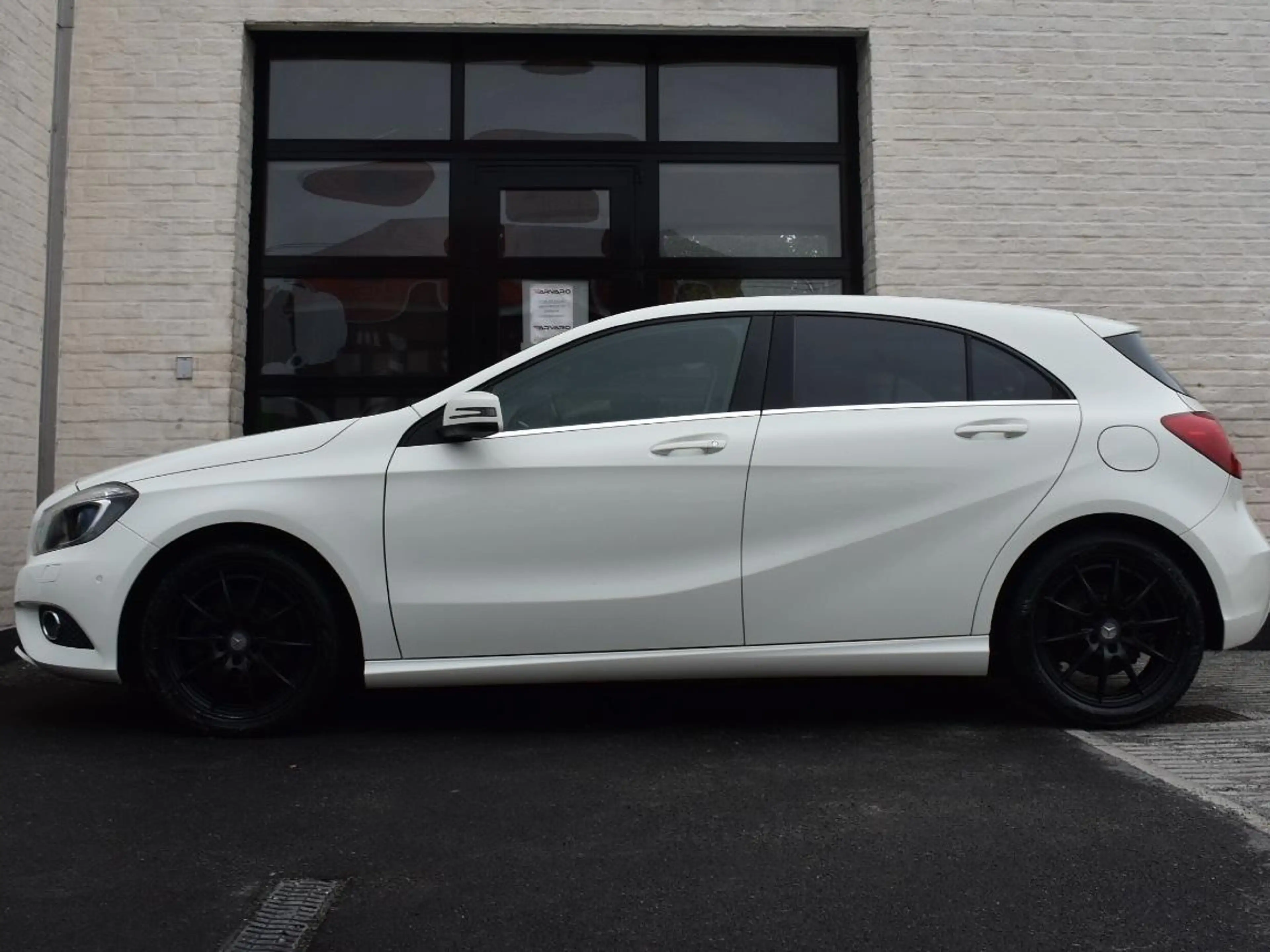 Mercedes-Benz A 180 I Navi / Xenon / Leder / PDC / Verw Zetels / Garantie — photo 4