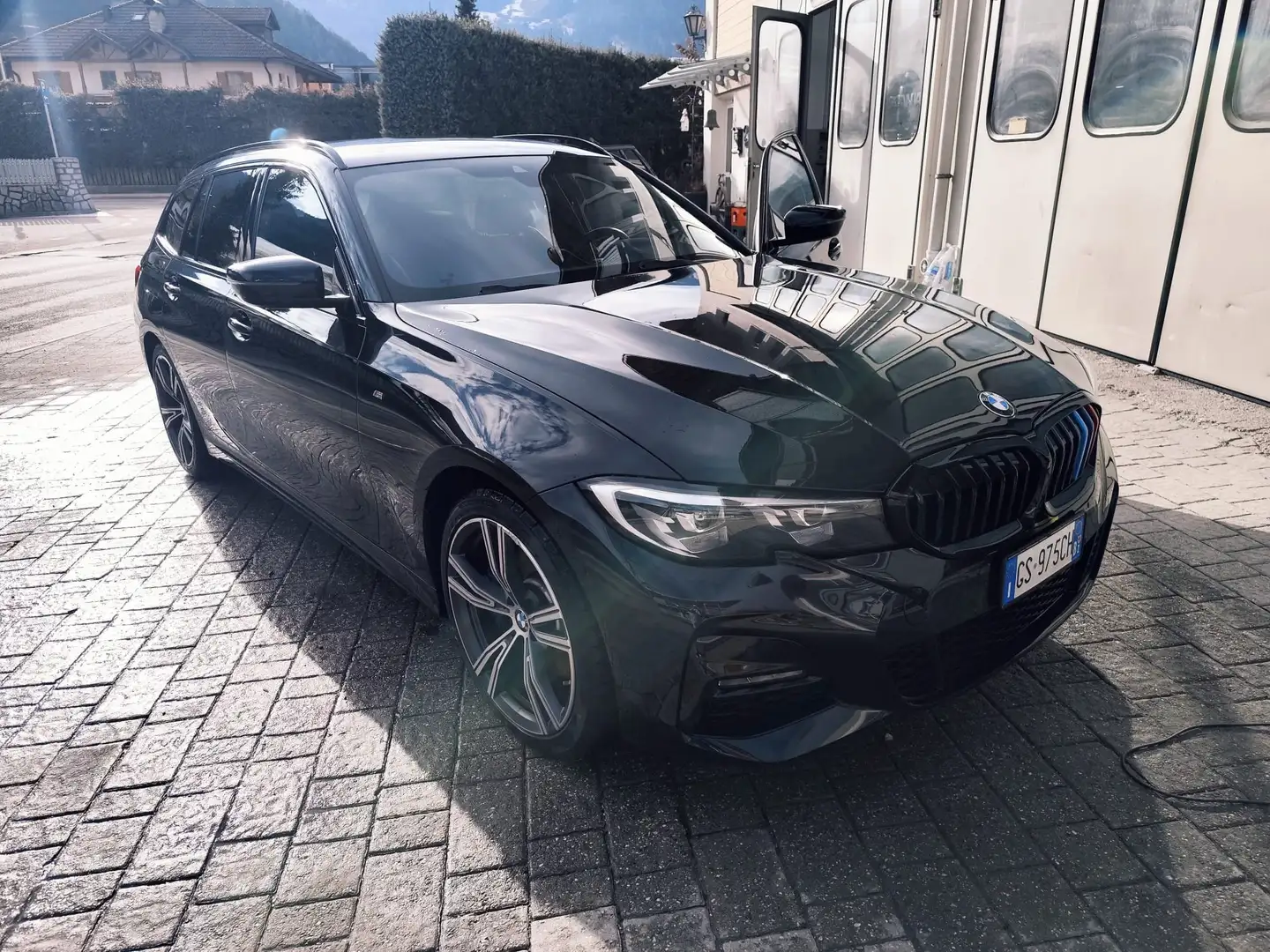 BMW 330 e G21 Touring M-Sport Nero - 1
