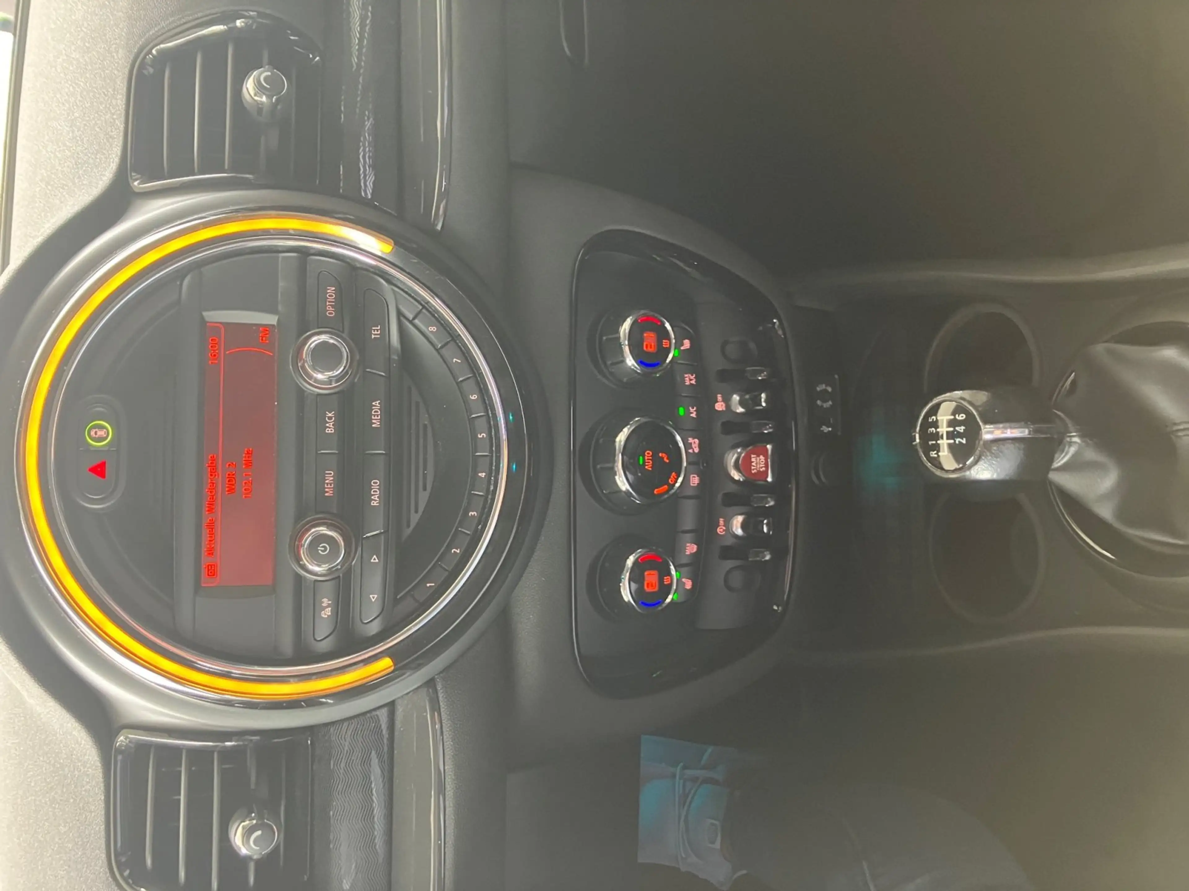 MINI One Clubman 1.5 SHZ PDC Klimaautomatik — photo 8