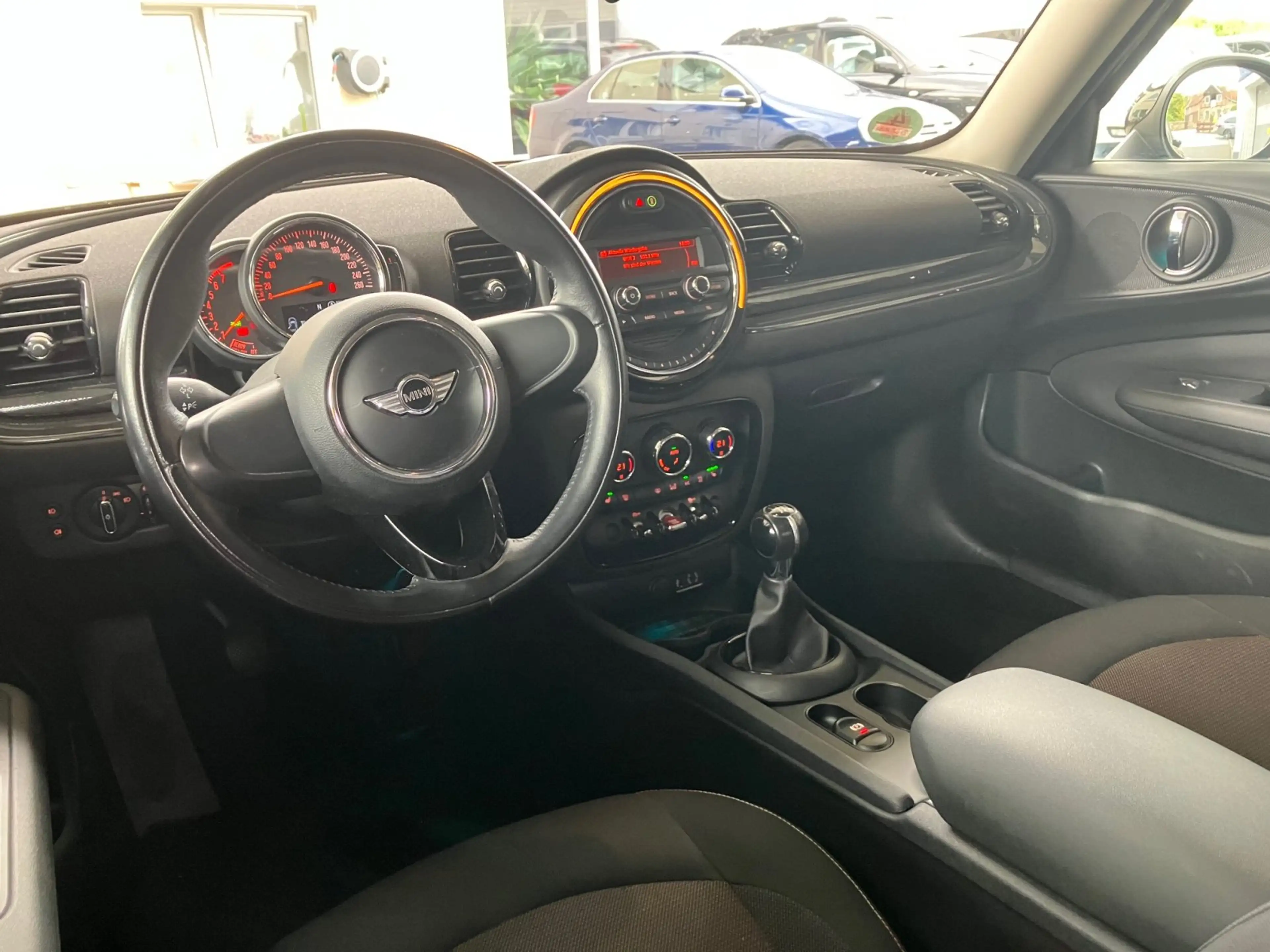 MINI One Clubman 1.5 SHZ PDC Klimaautomatik — photo 9