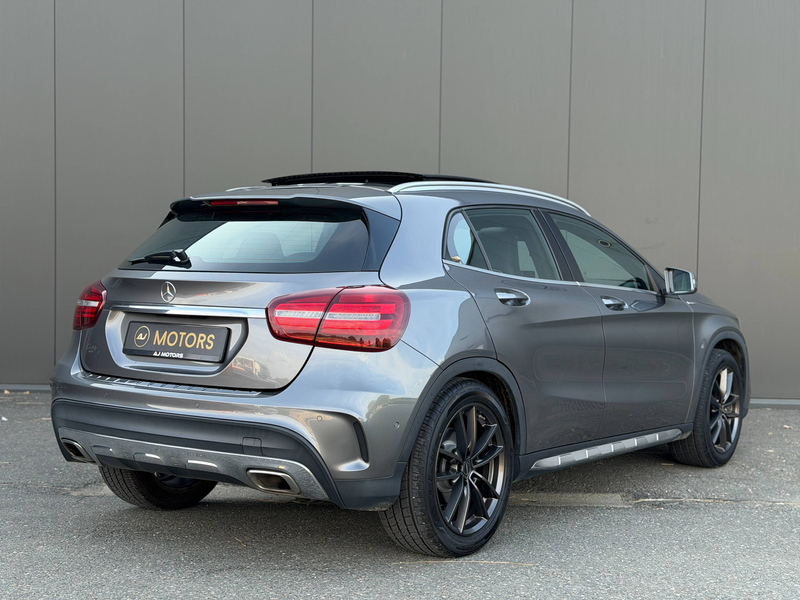Mercedes-Benz GLA 200 d 136cv - Boite Auto. - Pack AMG - Toit ouvrant — photo 2