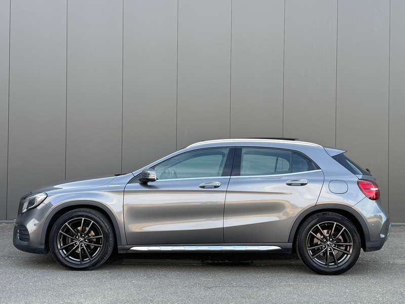 Mercedes-Benz GLA 200 d 136cv - Boite Auto. - Pack AMG - Toit ouvrant — photo 6