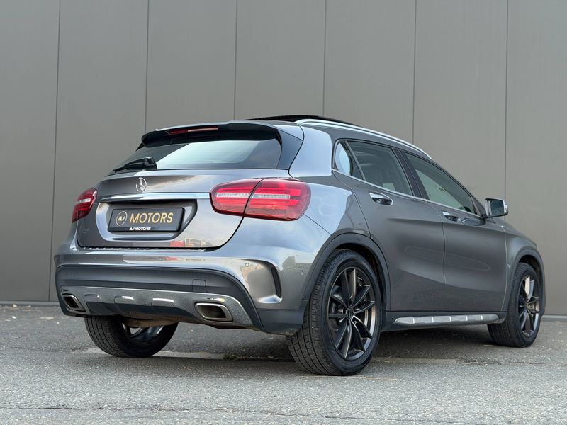 Mercedes-Benz GLA 200 d 136cv - Boite Auto. - Pack AMG - Toit ouvrant — photo 11