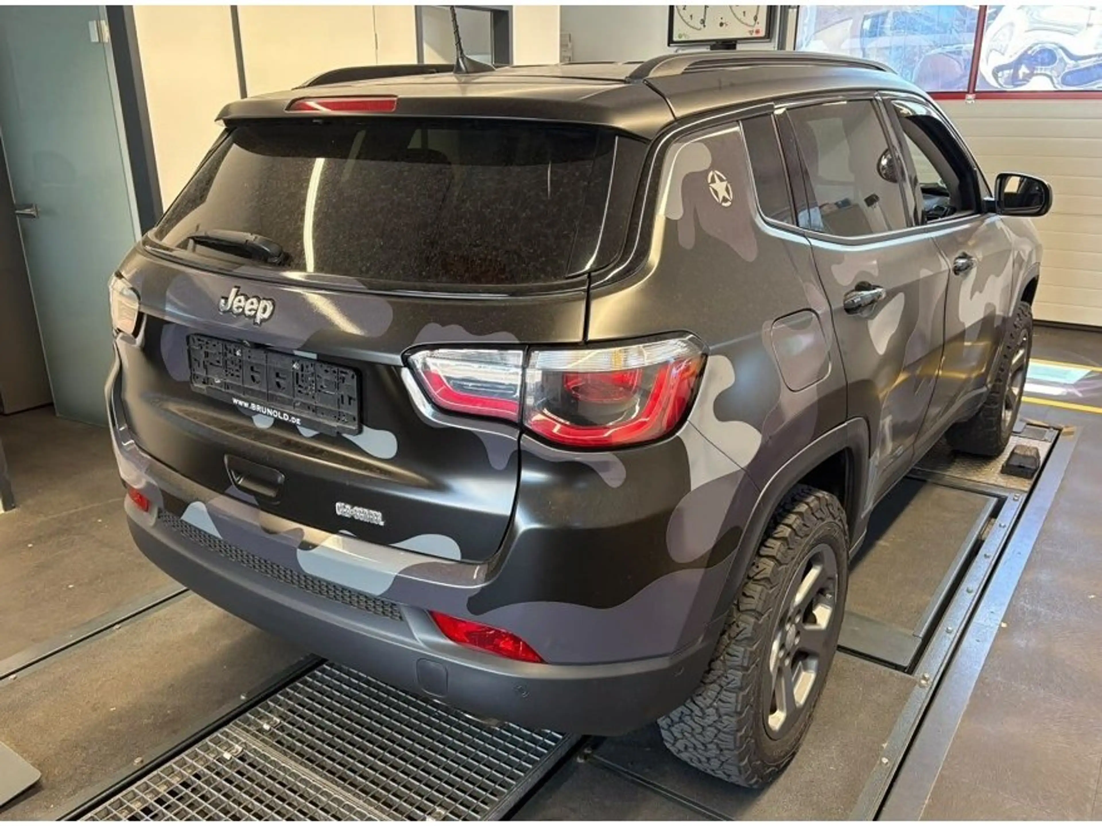 Jeep Compass 1.4 Limited 4WD Aut./Bi-XENON/CAM/ACC/ — photo 2